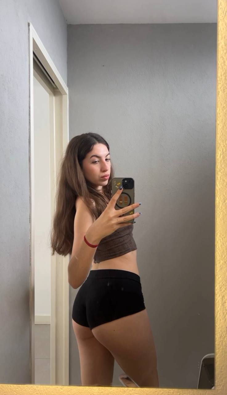 Amber in her underwear in Cuttack