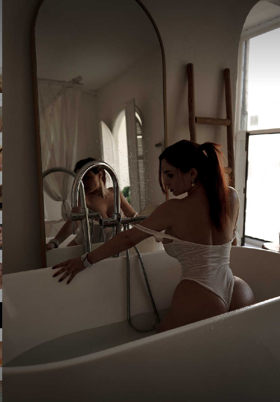 A playful frame from Miranda Faith nude — online in Cuttack