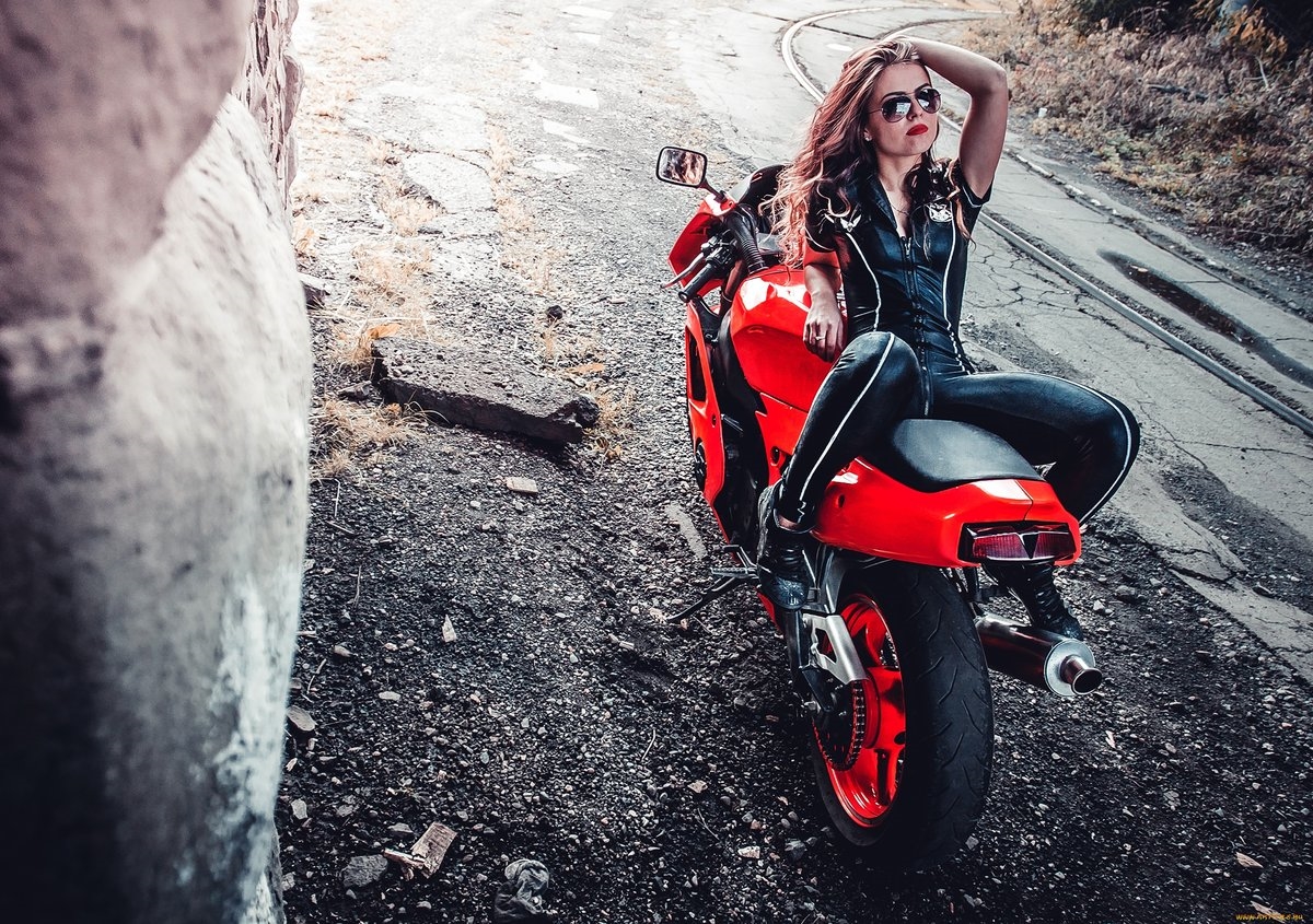 Blondes on a motorcycle in Cuttack