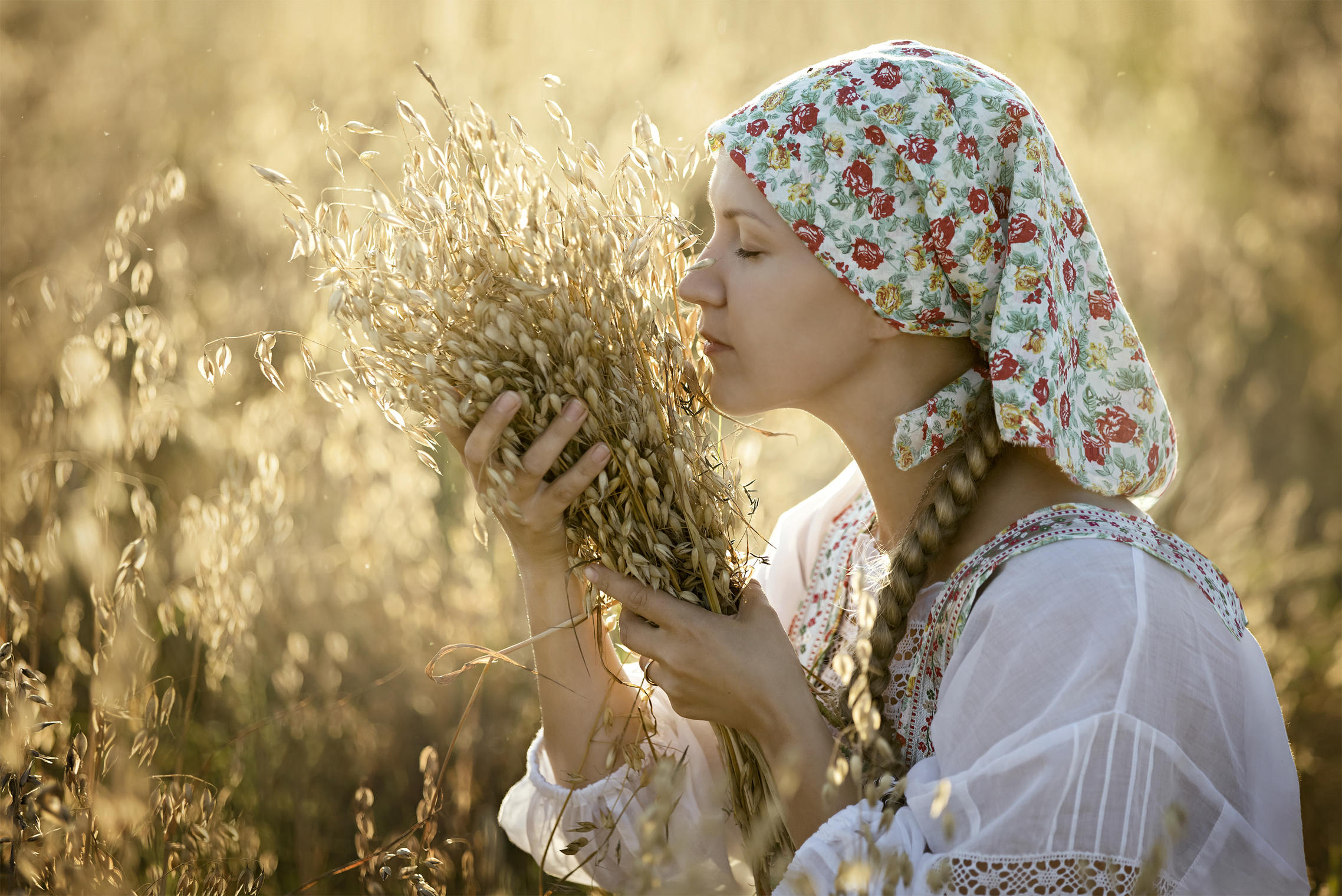 Photo Women in Slavic costumes in Cuttack