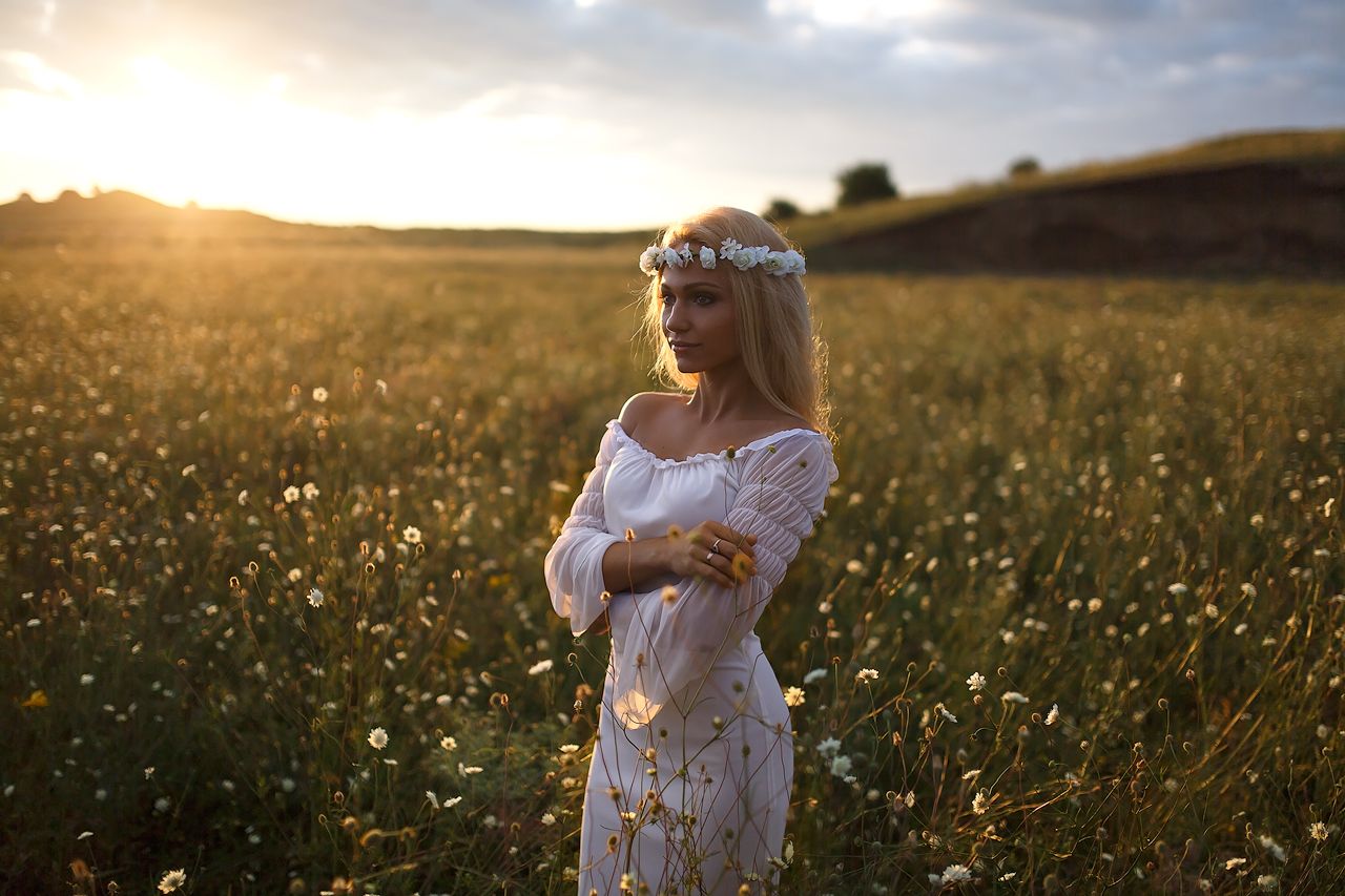 Girls in Slavic costumes in Cuttack