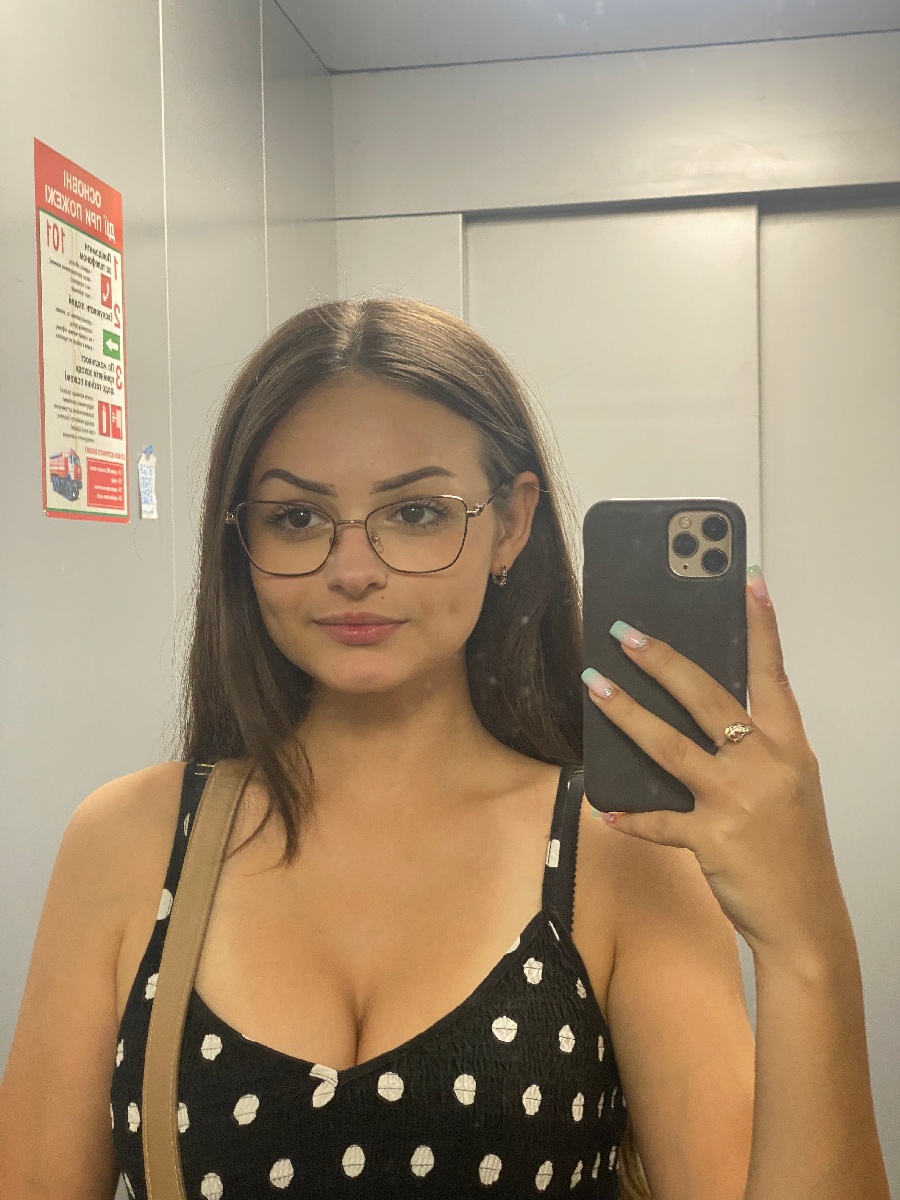 Sexy model Stacy in Cuttack